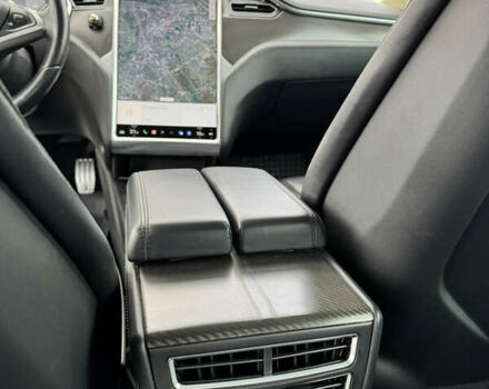 Серый Тесла Модель С, объемом двигателя 0 л и пробегом 275 тыс. км за 12500 $, фото 17 на Automoto.ua