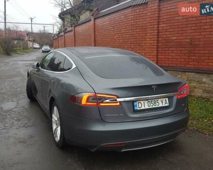 Серый Тесла Модель С, объемом двигателя 0 л и пробегом 180 тыс. км за 10999 $, фото 4 на Automoto.ua