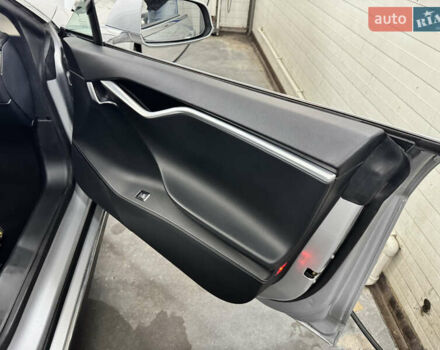 Серый Тесла Модель С, объемом двигателя 0 л и пробегом 275 тыс. км за 12500 $, фото 28 на Automoto.ua