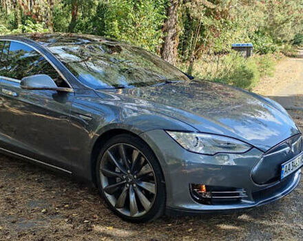Серый Тесла Модель С, объемом двигателя 0 л и пробегом 115 тыс. км за 15000 $, фото 13 на Automoto.ua