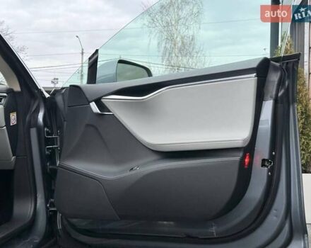 Серый Тесла Модель С, объемом двигателя 0 л и пробегом 200 тыс. км за 14900 $, фото 59 на Automoto.ua