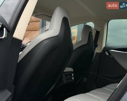 Серый Тесла Модель С, объемом двигателя 0 л и пробегом 200 тыс. км за 14900 $, фото 44 на Automoto.ua