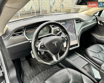 Серый Тесла Модель С, объемом двигателя 0 л и пробегом 275 тыс. км за 12500 $, фото 21 на Automoto.ua