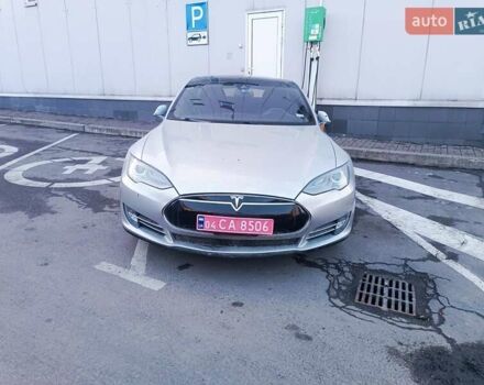 Серый Тесла Модель С, объемом двигателя 0 л и пробегом 302 тыс. км за 10999 $, фото 5 на Automoto.ua