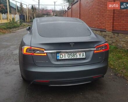 Серый Тесла Модель С, объемом двигателя 0 л и пробегом 180 тыс. км за 10999 $, фото 5 на Automoto.ua