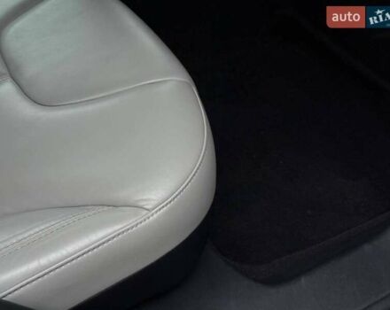 Серый Тесла Модель С, объемом двигателя 0 л и пробегом 200 тыс. км за 14900 $, фото 54 на Automoto.ua