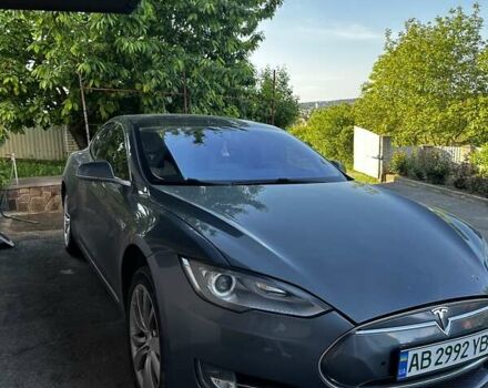 Серый Тесла Модель С, объемом двигателя 0 л и пробегом 318 тыс. км за 12500 $, фото 3 на Automoto.ua