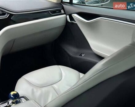 Серый Тесла Модель С, объемом двигателя 0 л и пробегом 200 тыс. км за 14900 $, фото 50 на Automoto.ua