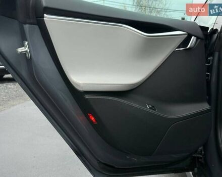 Серый Тесла Модель С, объемом двигателя 0 л и пробегом 200 тыс. км за 14900 $, фото 42 на Automoto.ua