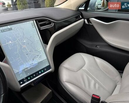 Серый Тесла Модель С, объемом двигателя 0 л и пробегом 200 тыс. км за 14900 $, фото 36 на Automoto.ua