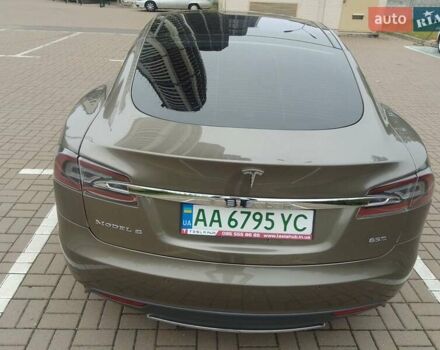 Серый Тесла Модель С, объемом двигателя 0 л и пробегом 185 тыс. км за 14900 $, фото 2 на Automoto.ua