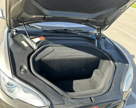 Серый Тесла Модель С, объемом двигателя 0 л и пробегом 148 тыс. км за 33900 $, фото 28 на Automoto.ua