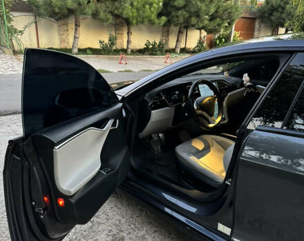 Серый Тесла Модель С, объемом двигателя 0 л и пробегом 174 тыс. км за 20800 $, фото 9 на Automoto.ua