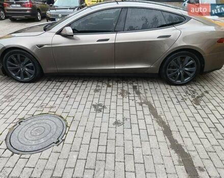 Тесла Модель С 2015 в Новояворовск на Automoto.ua Серый Тесла Модель С, объемом двигателя 0 л и пробегом 299 тыс. км за 13999 $, фото 5 на Automoto.ua