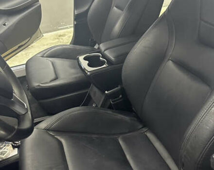 Серый Тесла Модель С, объемом двигателя 0 л и пробегом 125 тыс. км за 22000 $, фото 10 на Automoto.ua