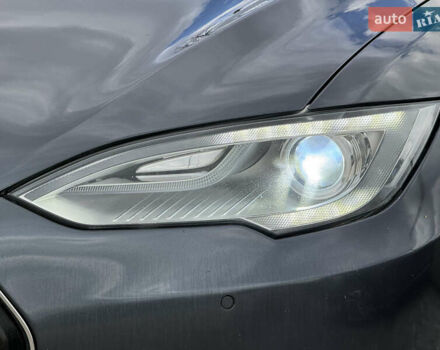 Серый Тесла Модель С, объемом двигателя 0 л и пробегом 220 тыс. км за 12700 $, фото 13 на Automoto.ua