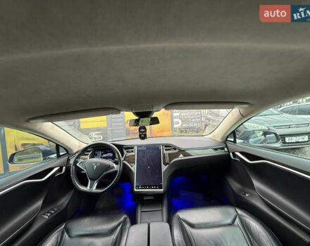 Серый Тесла Модель С, объемом двигателя 0 л и пробегом 220 тыс. км за 12700 $, фото 4 на Automoto.ua