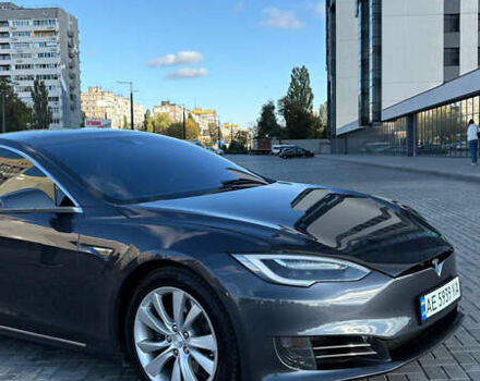 Серый Тесла Модель С, объемом двигателя 0 л и пробегом 92 тыс. км за 14400 $, фото 2 на Automoto.ua