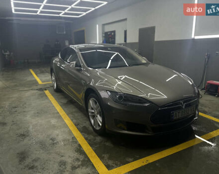 Серый Тесла Модель С, объемом двигателя 0 л и пробегом 125 тыс. км за 22000 $, фото 4 на Automoto.ua