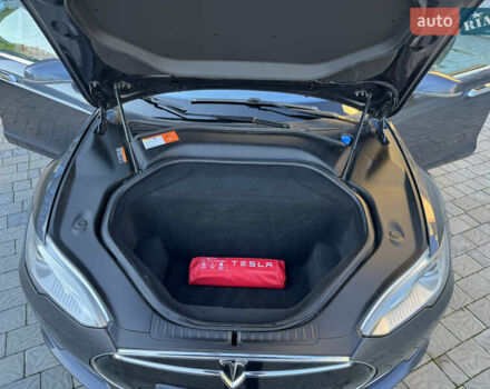 Сірий Тесла Модель С, об'ємом двигуна 0 л та пробігом 160 тис. км за 12999 $, фото 30 на Automoto.ua