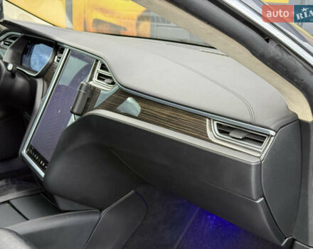 Серый Тесла Модель С, объемом двигателя 0 л и пробегом 220 тыс. км за 12700 $, фото 30 на Automoto.ua