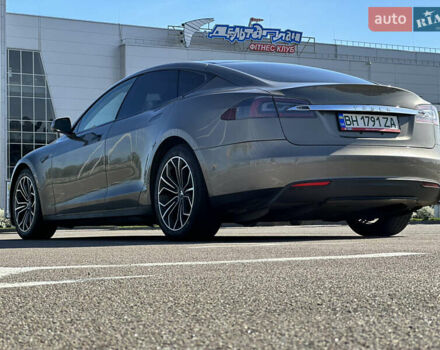 Серый Тесла Модель С, объемом двигателя 0 л и пробегом 148 тыс. км за 33900 $, фото 5 на Automoto.ua