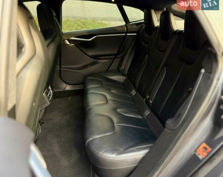 Серый Тесла Модель С, объемом двигателя 0 л и пробегом 110 тыс. км за 13000 $, фото 14 на Automoto.ua