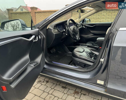 Серый Тесла Модель С, объемом двигателя 0 л и пробегом 180 тыс. км за 15300 $, фото 9 на Automoto.ua