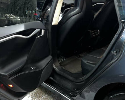 Серый Тесла Модель С, объемом двигателя 0 л и пробегом 160 тыс. км за 15100 $, фото 14 на Automoto.ua