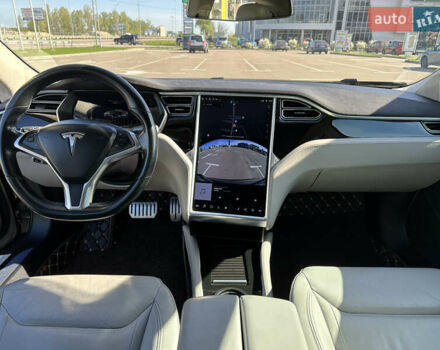 Серый Тесла Модель С, объемом двигателя 0 л и пробегом 148 тыс. км за 33900 $, фото 10 на Automoto.ua