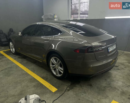 Серый Тесла Модель С, объемом двигателя 0 л и пробегом 125 тыс. км за 22000 $, фото 6 на Automoto.ua