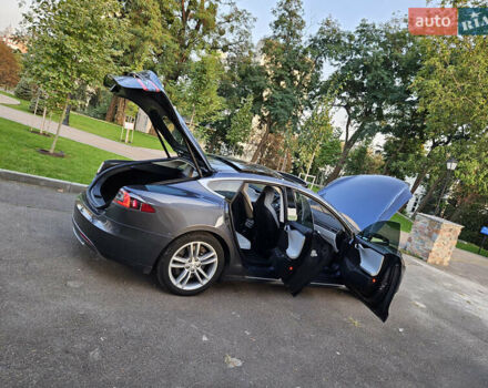 Серый Тесла Модель С, объемом двигателя 0 л и пробегом 90 тыс. км за 22000 $, фото 25 на Automoto.ua