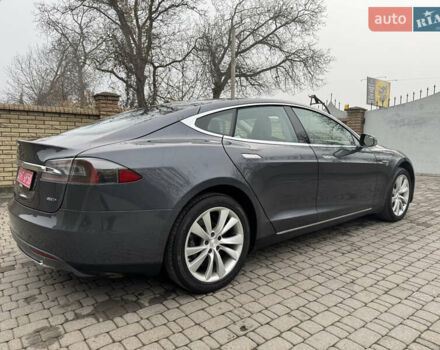 Серый Тесла Модель С, объемом двигателя 0 л и пробегом 180 тыс. км за 15300 $, фото 5 на Automoto.ua