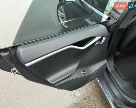 Сірий Тесла Модель С, об'ємом двигуна 0 л та пробігом 175 тис. км за 20500 $, фото 10 на Automoto.ua