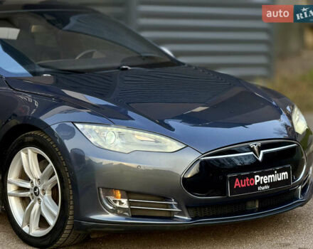 Серый Тесла Модель С, объемом двигателя 0 л и пробегом 110 тыс. км за 13000 $, фото 9 на Automoto.ua