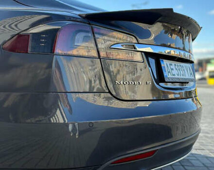 Серый Тесла Модель С, объемом двигателя 0 л и пробегом 92 тыс. км за 14400 $, фото 6 на Automoto.ua