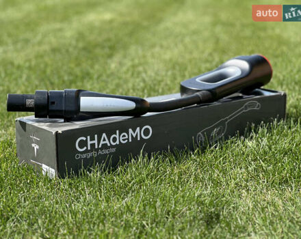 Серый Тесла Модель С, объемом двигателя 0 л и пробегом 148 тыс. км за 33900 $, фото 31 на Automoto.ua