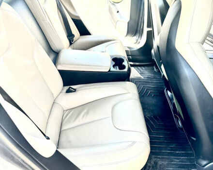 Серый Тесла Модель С, объемом двигателя 0 л и пробегом 130 тыс. км за 28000 $, фото 15 на Automoto.ua