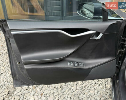 Серый Тесла Модель С, объемом двигателя 0 л и пробегом 220 тыс. км за 12700 $, фото 38 на Automoto.ua