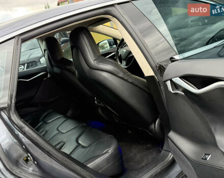 Серый Тесла Модель С, объемом двигателя 0 л и пробегом 220 тыс. км за 12700 $, фото 36 на Automoto.ua