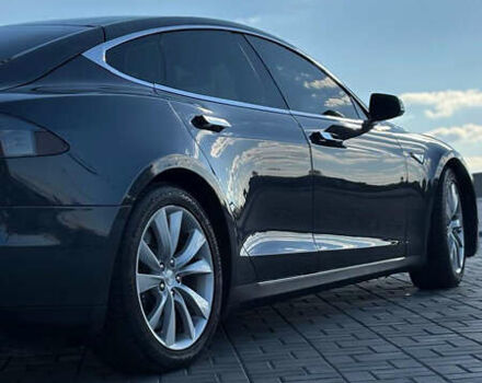 Серый Тесла Модель С, объемом двигателя 0 л и пробегом 92 тыс. км за 14400 $, фото 3 на Automoto.ua