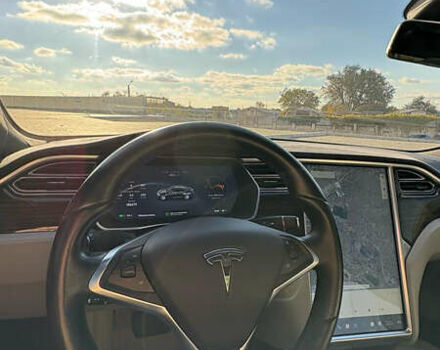 Серый Тесла Модель С, объемом двигателя 0 л и пробегом 92 тыс. км за 14400 $, фото 8 на Automoto.ua