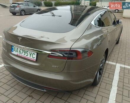 Серый Тесла Модель С, объемом двигателя 0 л и пробегом 185 тыс. км за 14900 $, фото 8 на Automoto.ua