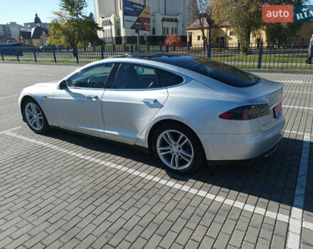 Тесла Модель С 2015 у Львові на Automoto.ua Сірий Тесла Модель С, об'ємом двигуна 0 л та пробігом 200 тис. км за 13799 $, фото 5 на Automoto.ua