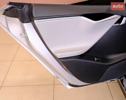 Сірий Тесла Модель С, об'ємом двигуна 0 л та пробігом 137 тис. км за 12900 $, фото 33 на Automoto.ua