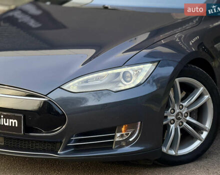 Серый Тесла Модель С, объемом двигателя 0 л и пробегом 110 тыс. км за 13000 $, фото 1 на Automoto.ua