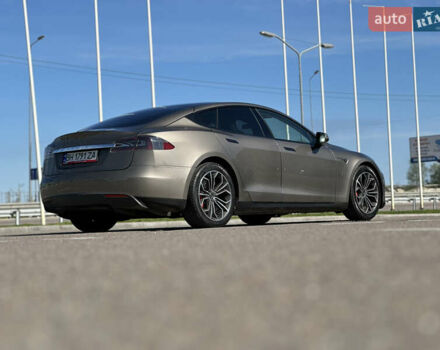 Серый Тесла Модель С, объемом двигателя 0 л и пробегом 148 тыс. км за 33900 $, фото 3 на Automoto.ua