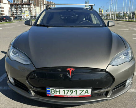 Серый Тесла Модель С, объемом двигателя 0 л и пробегом 148 тыс. км за 33900 $, фото 6 на Automoto.ua