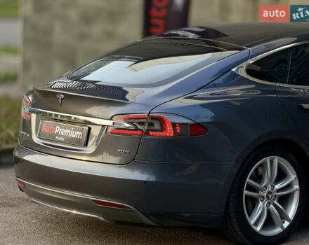 Серый Тесла Модель С, объемом двигателя 0 л и пробегом 110 тыс. км за 13000 $, фото 8 на Automoto.ua