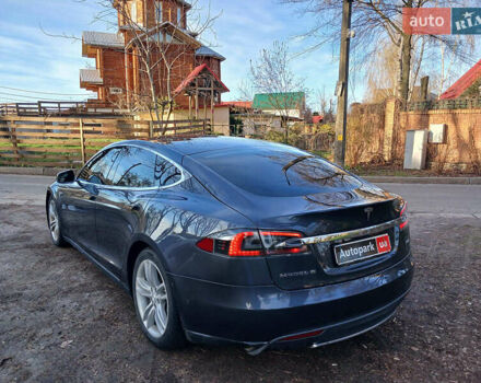 Серый Тесла Модель С, объемом двигателя 0 л и пробегом 130 тыс. км за 15490 $, фото 6 на Automoto.ua